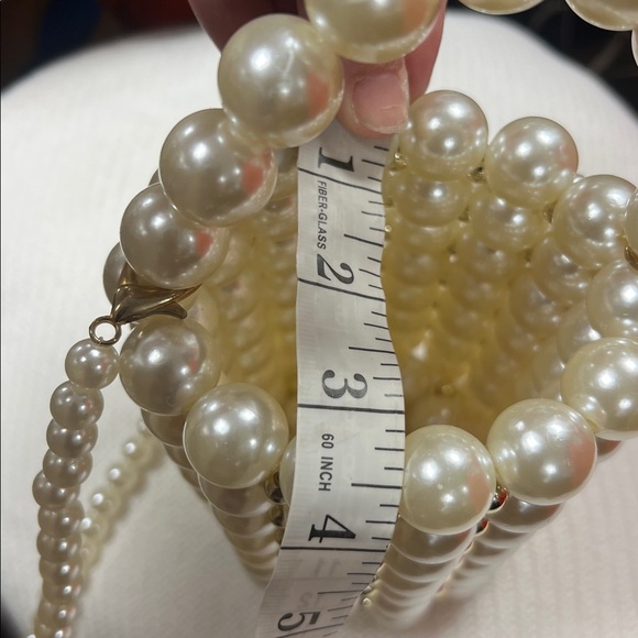 Elegant Pearl Beaded Handbag - Picture 5 of 6